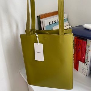 NWT Baggu leather retail tote